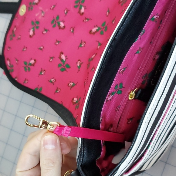 Betsey Johnson purse pink bow black white stripes - Picture 7 of 7